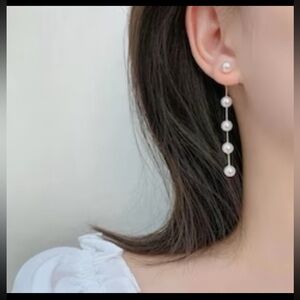 Pearl drop earrings